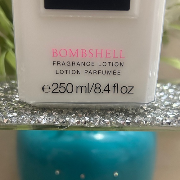 Victoria's Secret Bombshell Fragrance Lotion - Cream NWOT - Picture 2 of 2